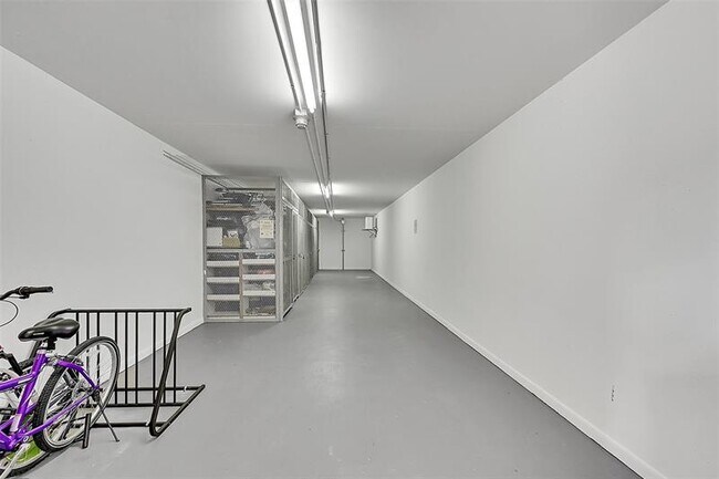 Building Photo - 1604 Abaco Dr