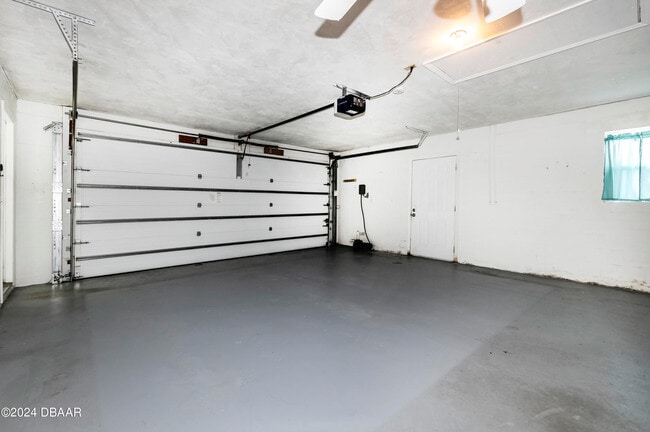 Building Photo - 145 Riverwalk Ct