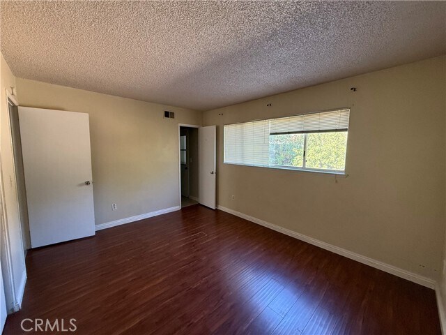 Building Photo - 455 Glenhill Dr