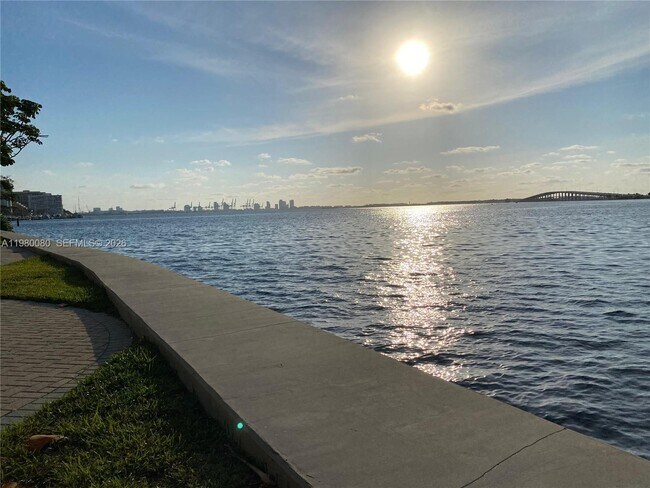 Building Photo - 2451 Brickell Ave