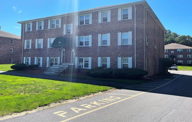 Building Photo - 180-180 Tyngsboro Rd