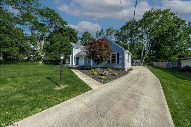 Building Photo - 2950 Royalwood Rd