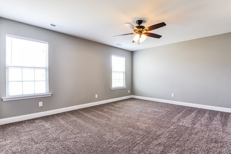 Building Photo - 168 Outwater Ridge Dr