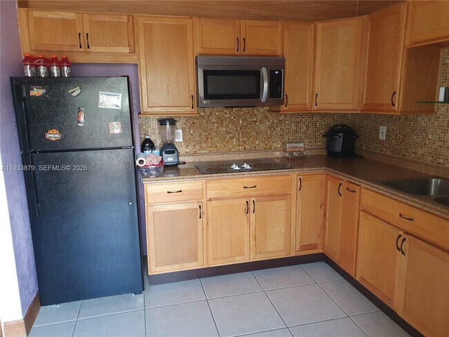 Building Photo - 6702 SW 152nd Pl