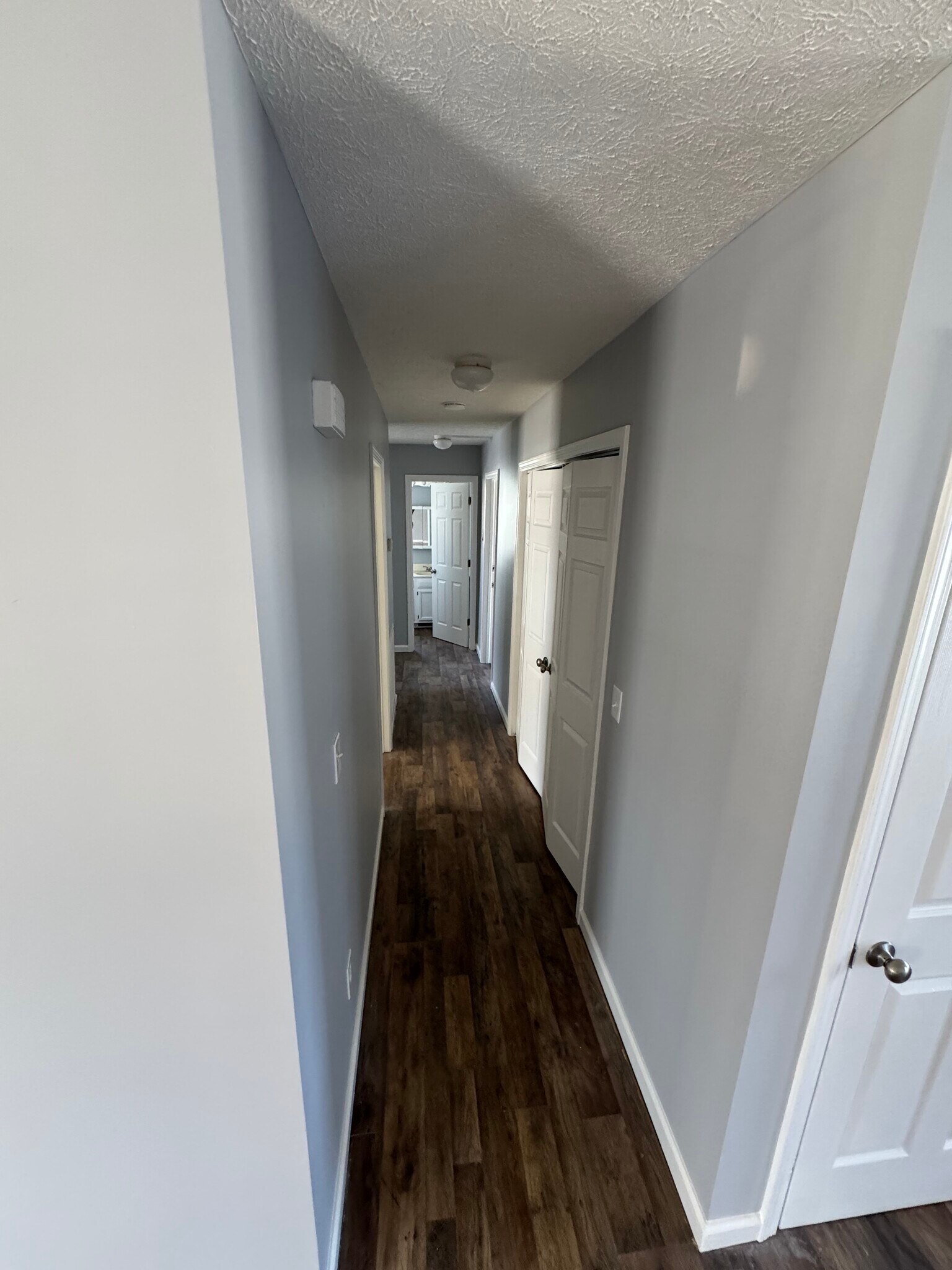 Building Photo - 1211 Redbud St