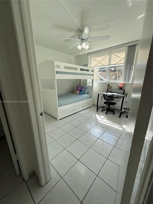 Building Photo - 8000 SW 149th Ave