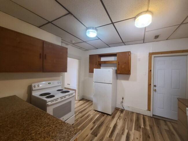 Building Photo - 698/700 Willey Street