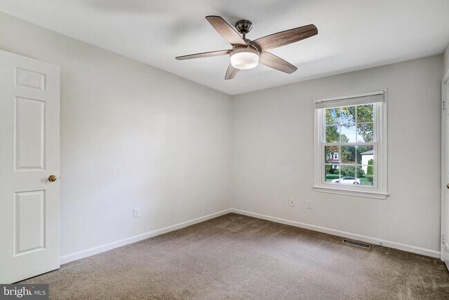 Building Photo - 6031 Mayfair Ln