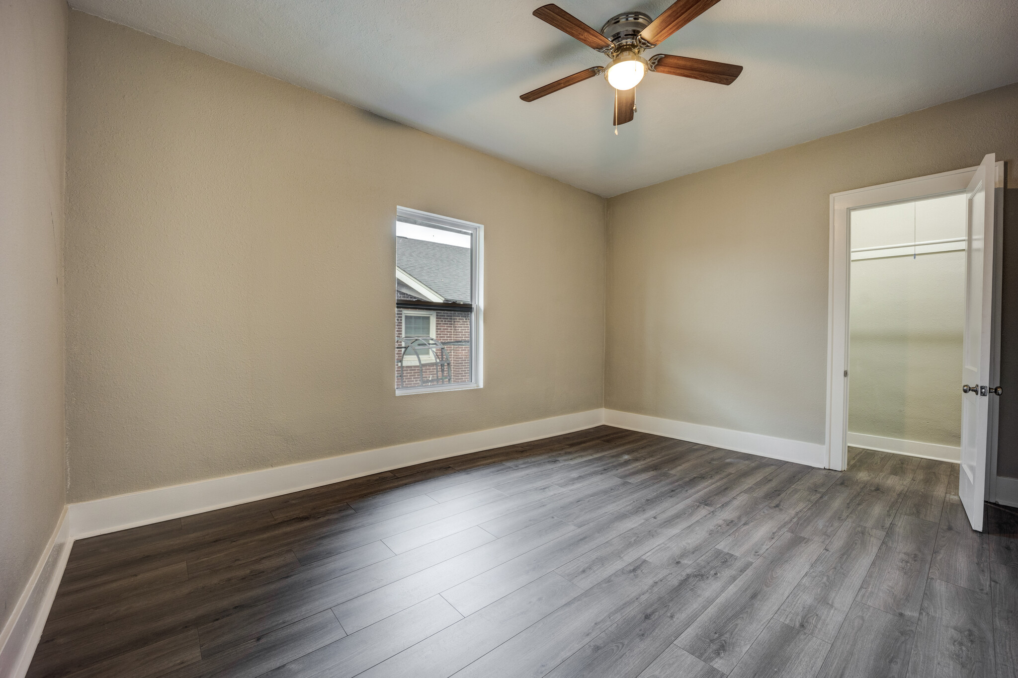 Building Photo - 922 S 23rd St