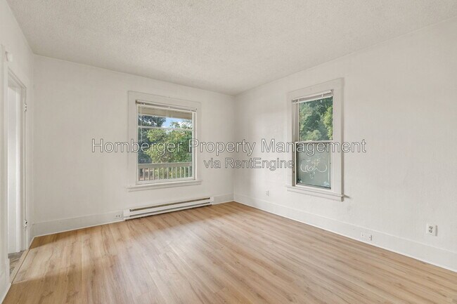 Building Photo - 1504 W Alice Ave