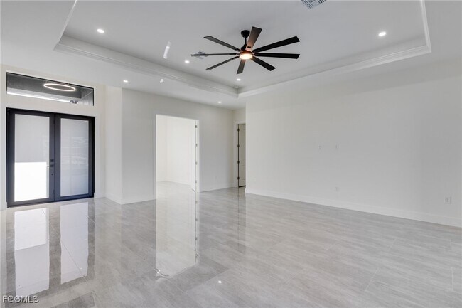 Building Photo - 153 SE 21st St