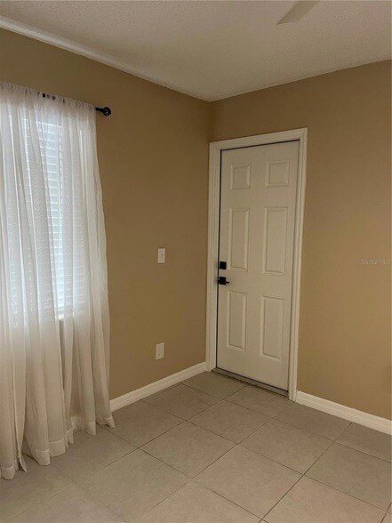 Building Photo - 211 Thorn Tree Place Unit 211