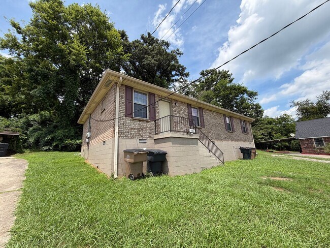 Building Photo - 212 Jay Dr