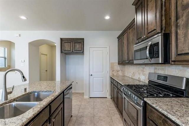 Building Photo - 3927 Cascade Sky Dr