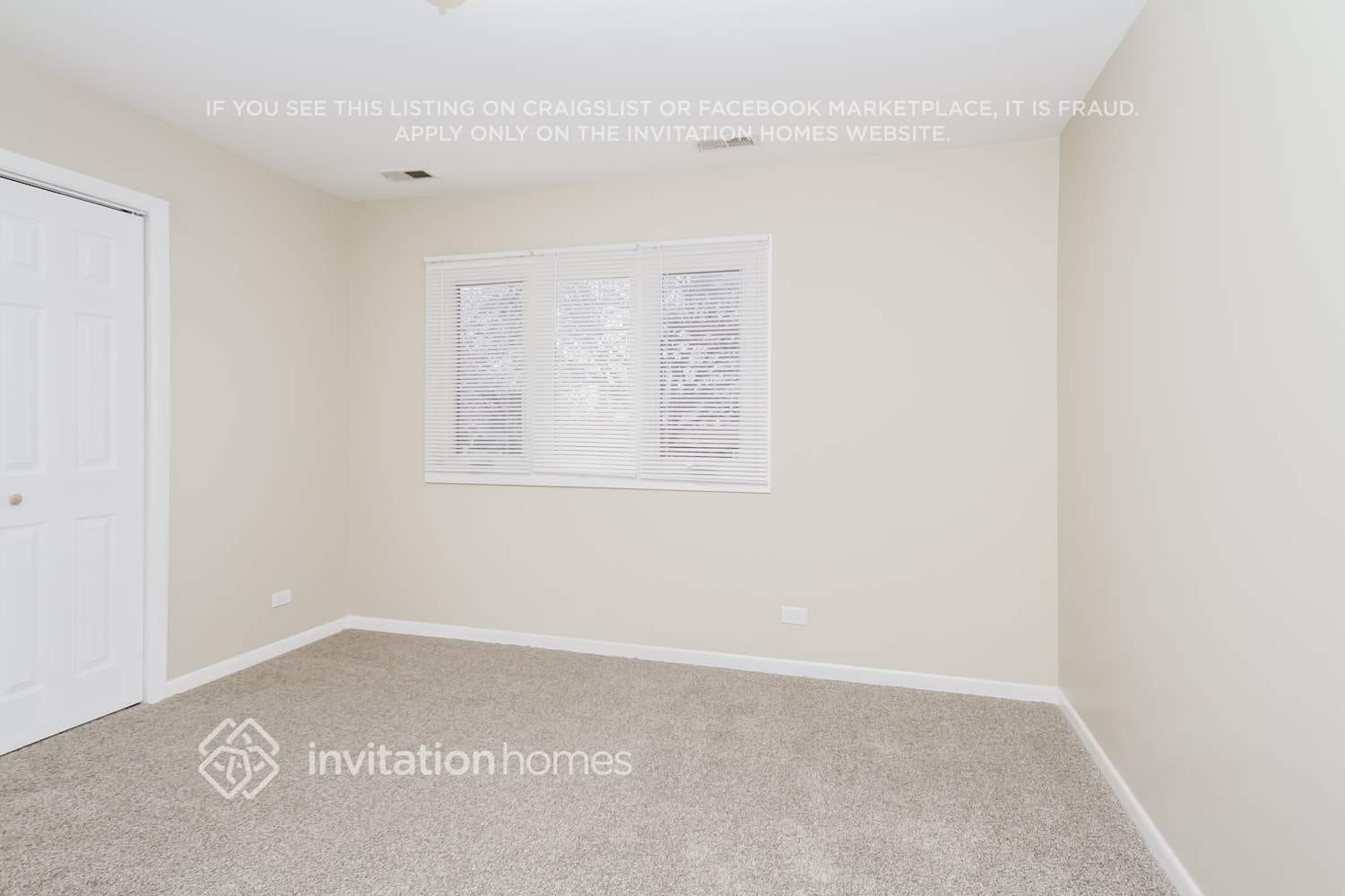 Building Photo - 8732 Oak Park Ave