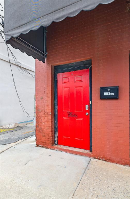 Building Photo - 115 E Russell St