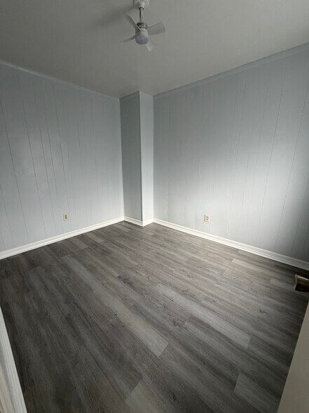 Building Photo - 644 E Madison St