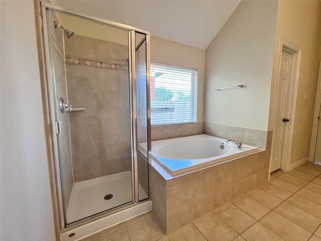 Building Photo - 23247 Dewflower Dr