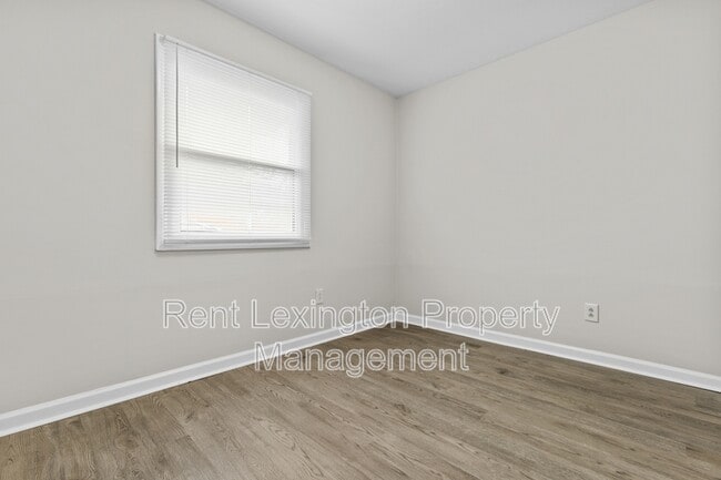 Building Photo - 1707 Sarasota Ct