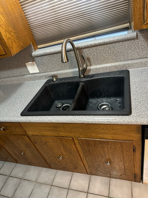 Building Photo - 1829 Azalea St