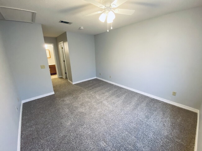 Building Photo - Fantastic location! This end unit offers t...