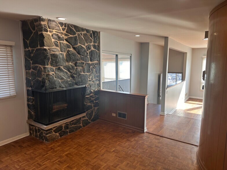 Building Photo - 4832 Old Orchard Rd
