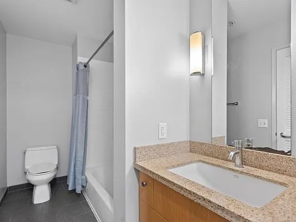 Building Photo - Spacious  contemporary, ultimate urban chic Loft  in the heart of downtown San Jose