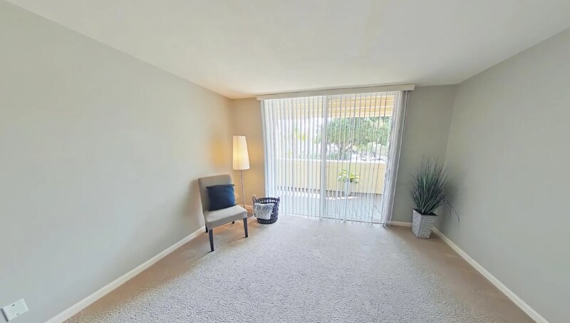 Building Photo - 121 Massol Ave