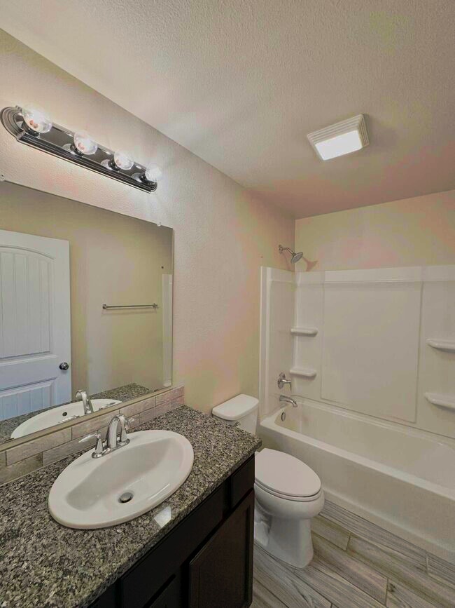 Building Photo - 2119 140th St