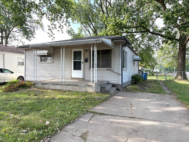 Building Photo - 13343 Charlotte Ave