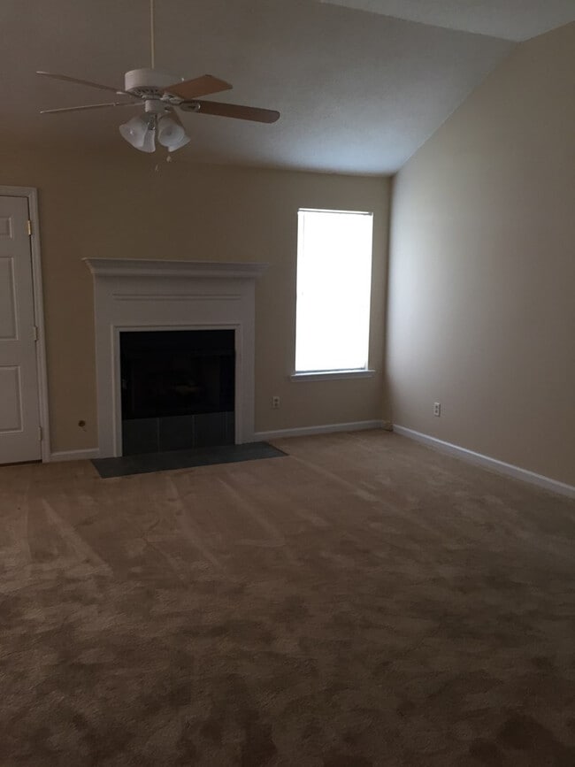 Building Photo - 2415 Ramblewood Dr