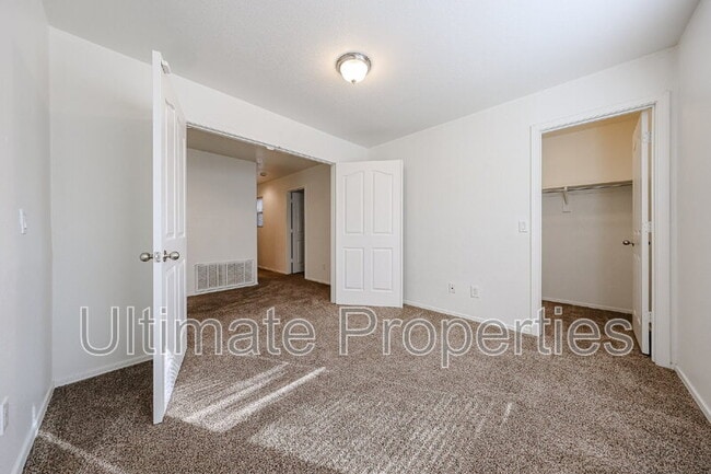Building Photo - 18528 W Douglas Way