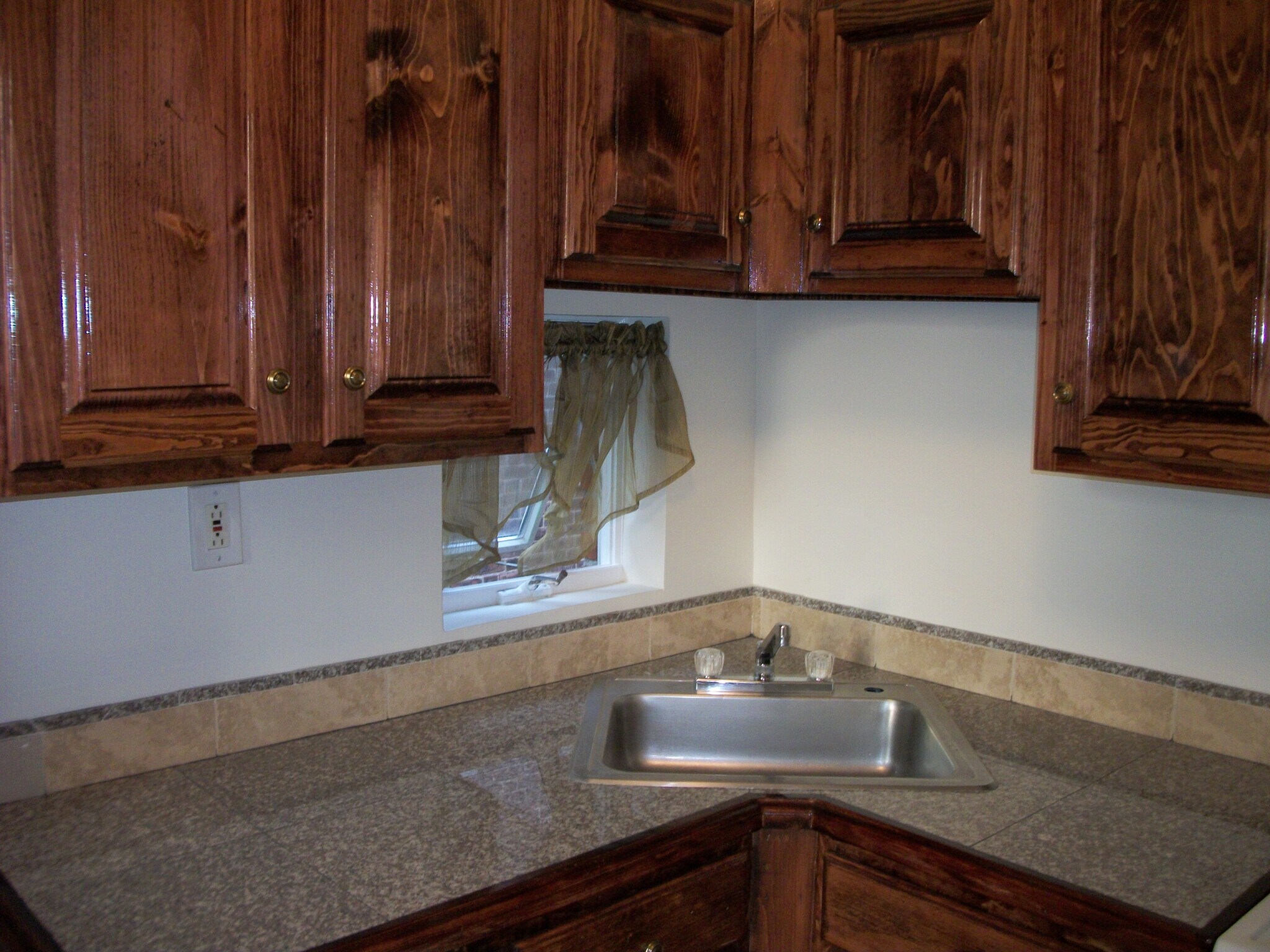 Building Photo - 371 Dover St