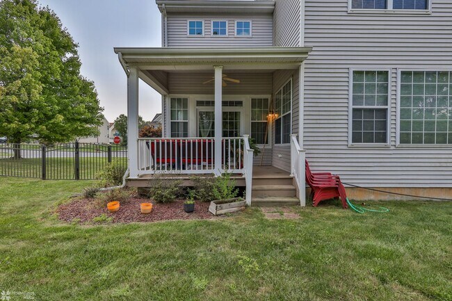Building Photo - Beautifully maintained, energy-efficient f...