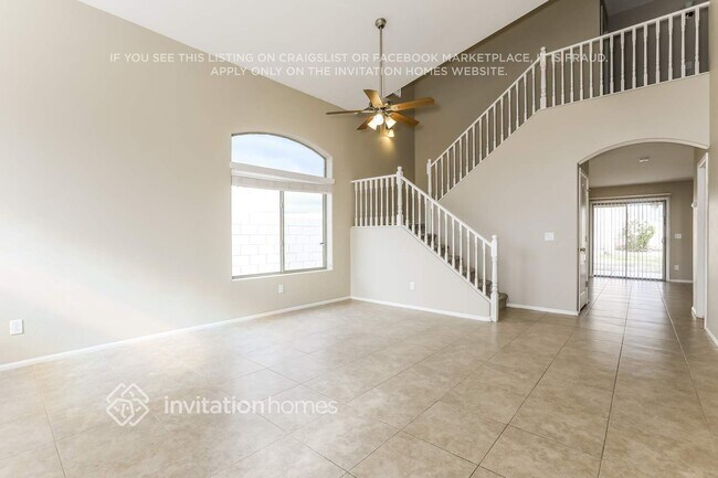 Building Photo - 1618 E Daniella Dr