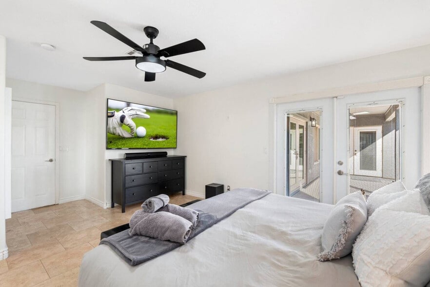 Building Photo - 14615 N 22nd Ln