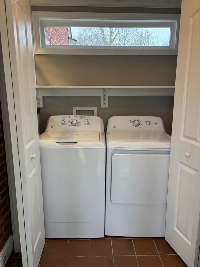 Building Photo - 3-4 bed, 2 bath with full basement in Asheboro