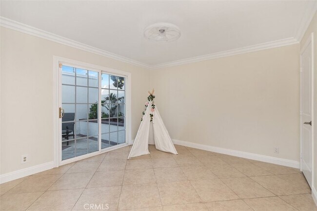 Building Photo - 2 Meadowsweet Way