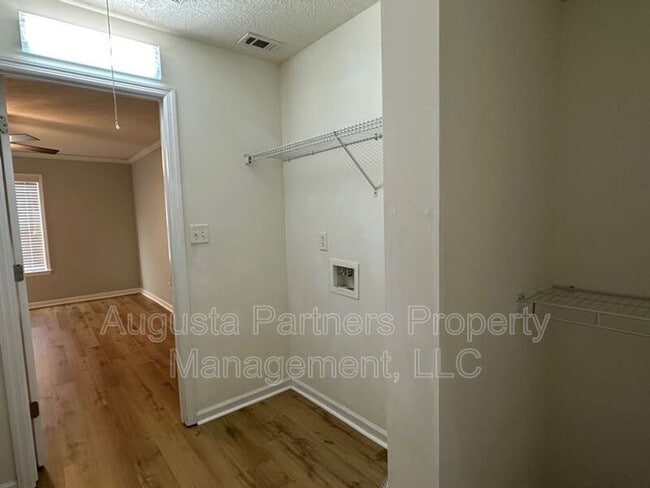 Building Photo - 5243 Aruba Cir