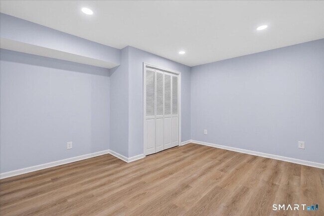 Building Photo - 675 Townsend Ave