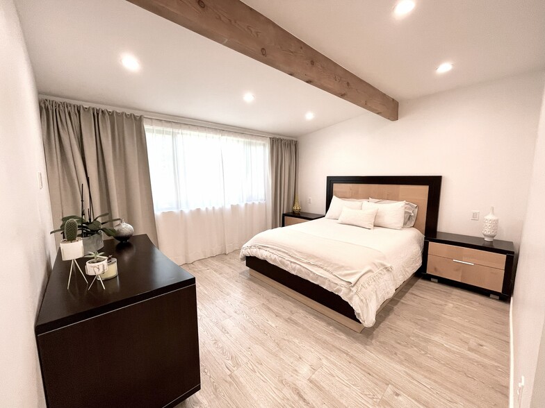 Building Photo - 6143 Carpenter Ave