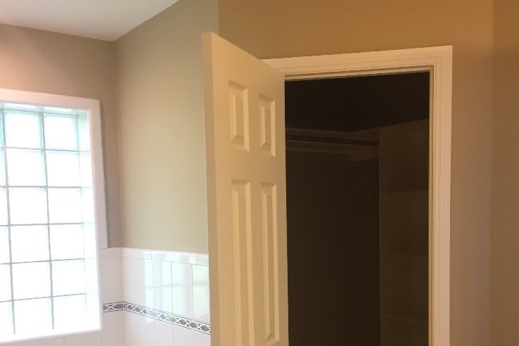 Natural light, 2 closets, 2 vanities and much, much more!!! - 10212 N 12th St