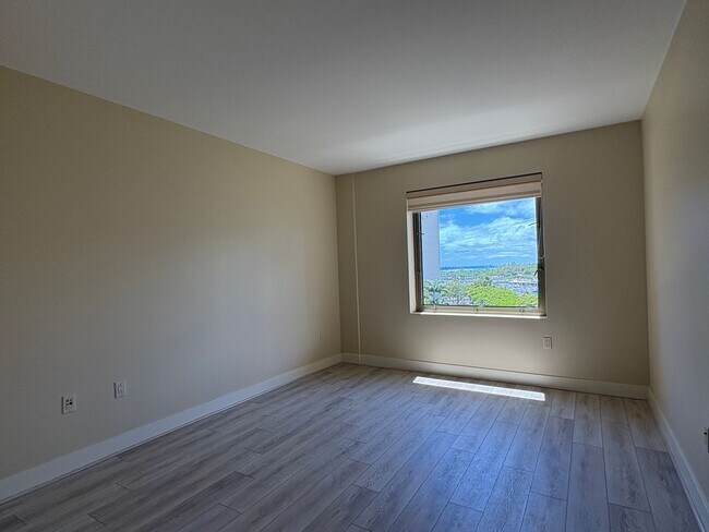Building Photo - Envelope Yourself in Luxury at The Watermark Waikiki