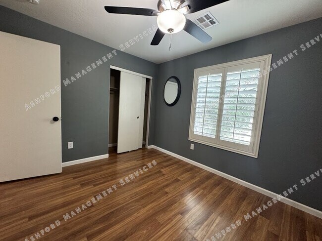 Building Photo - Contemporary Phoenix Living – Spacious 3BR...