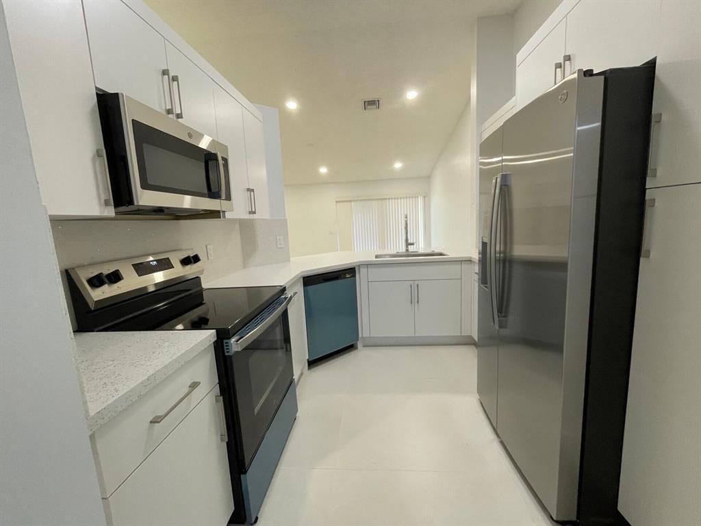 Building Photo - 1630 Zenith Way