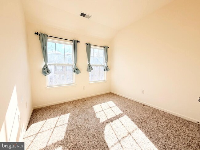 Building Photo - 9918 Veiled Dawn