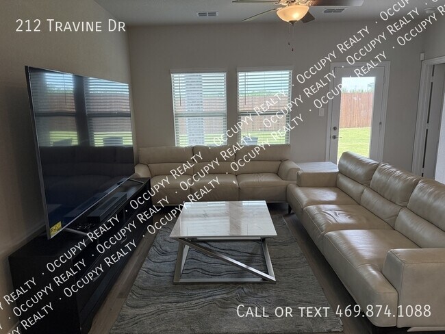 Building Photo - 212 Travine Dr