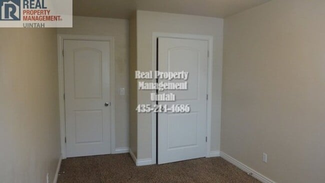Building Photo - 3 bed 2.5 bath townhome in Fox Run. MOVE IN SPECIAL $400 OFF YOUR FIRST MONTH'S RENT WHEN YOU SIG...