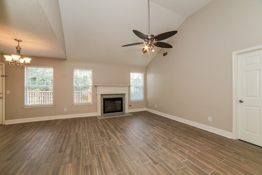 Building Photo - 2980 Highland Hill Pkwy