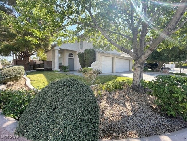 Primary Photo - 420 Crater Ct